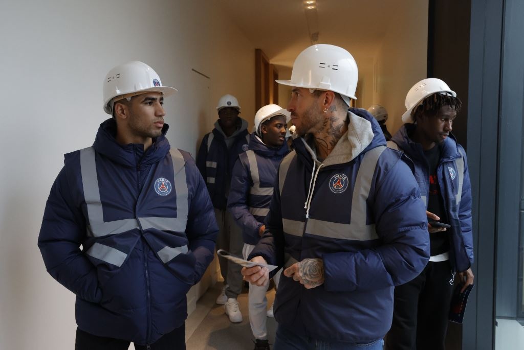 Messi tro lai PSG anh 5