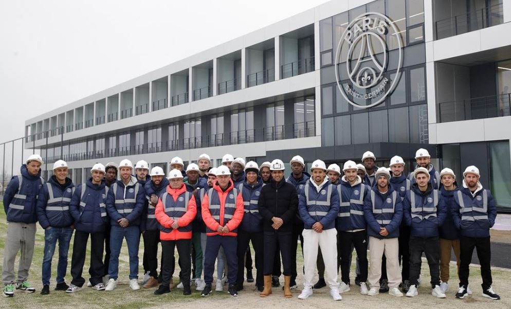 Messi tro lai PSG anh 1