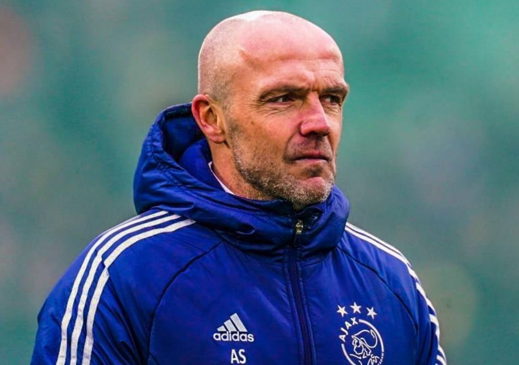 Nguoi ke nhiem Erik Ten Hag bi Ajax sa thai hinh anh