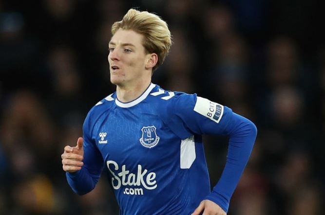 Sao tre nguoi Anh noi loan o Everton hinh anh