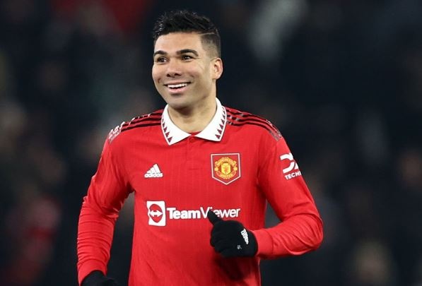 Casemiro lap cu dup trong tran thang cua Man United hinh anh