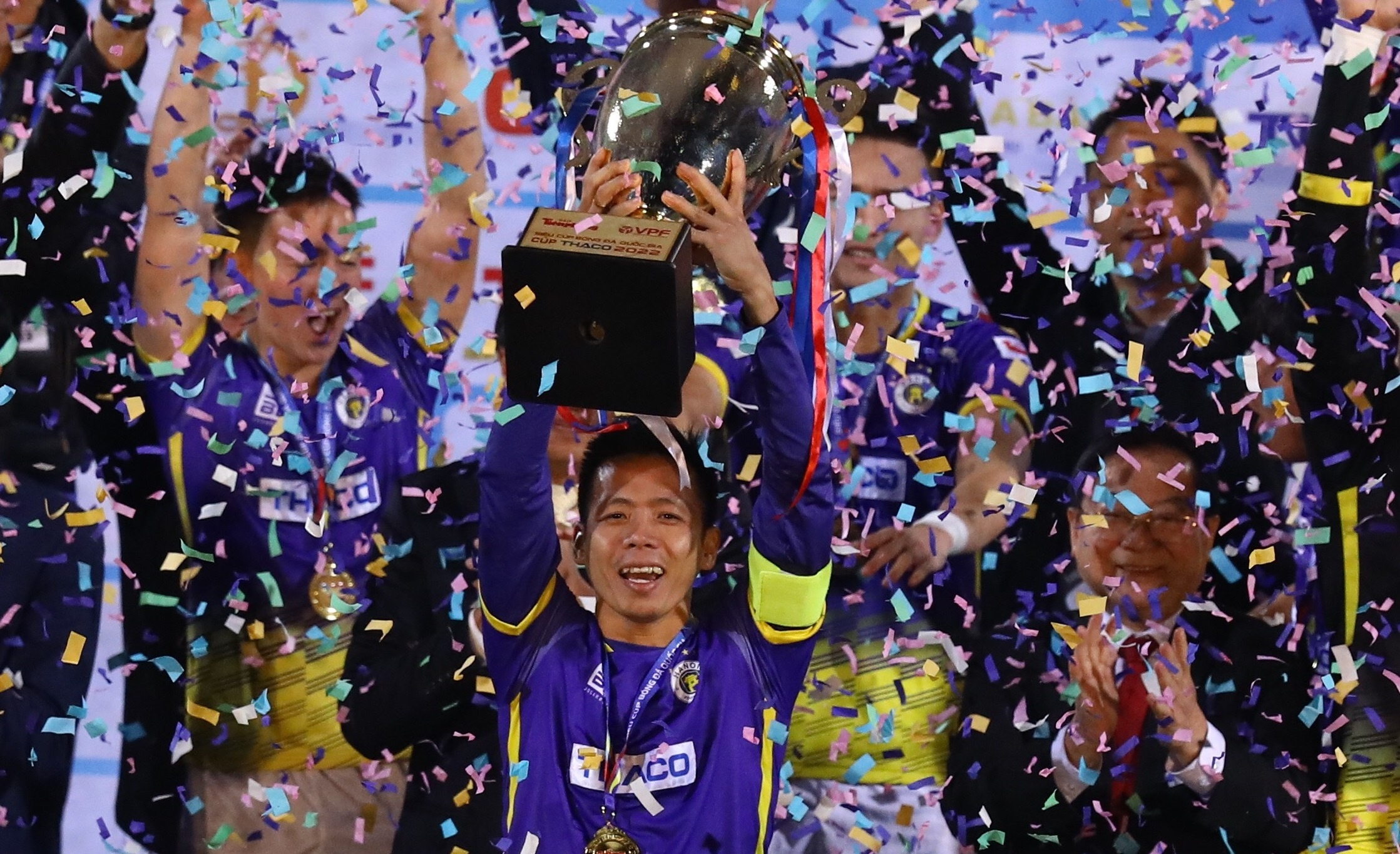 CLB Ha Noi lap ky luc vo dich Sieu cup Quoc gia hinh anh