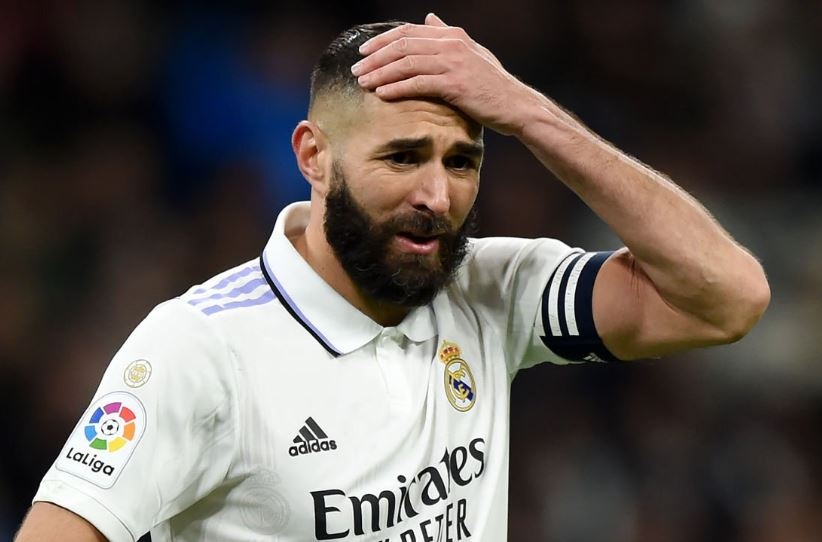 Real hut hoi trong cuoc dua vo dich voi Barca hinh anh