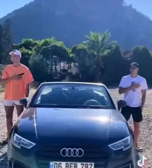 Mudryk phan biet chung toc anh 1