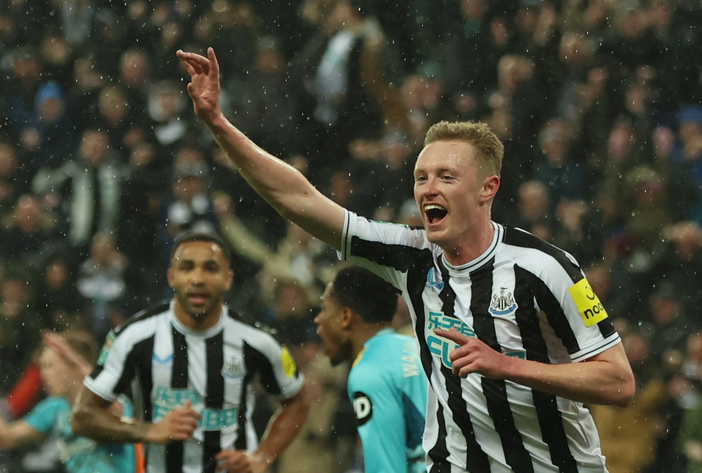 Newcastle vao chung ket Carabao anh 2