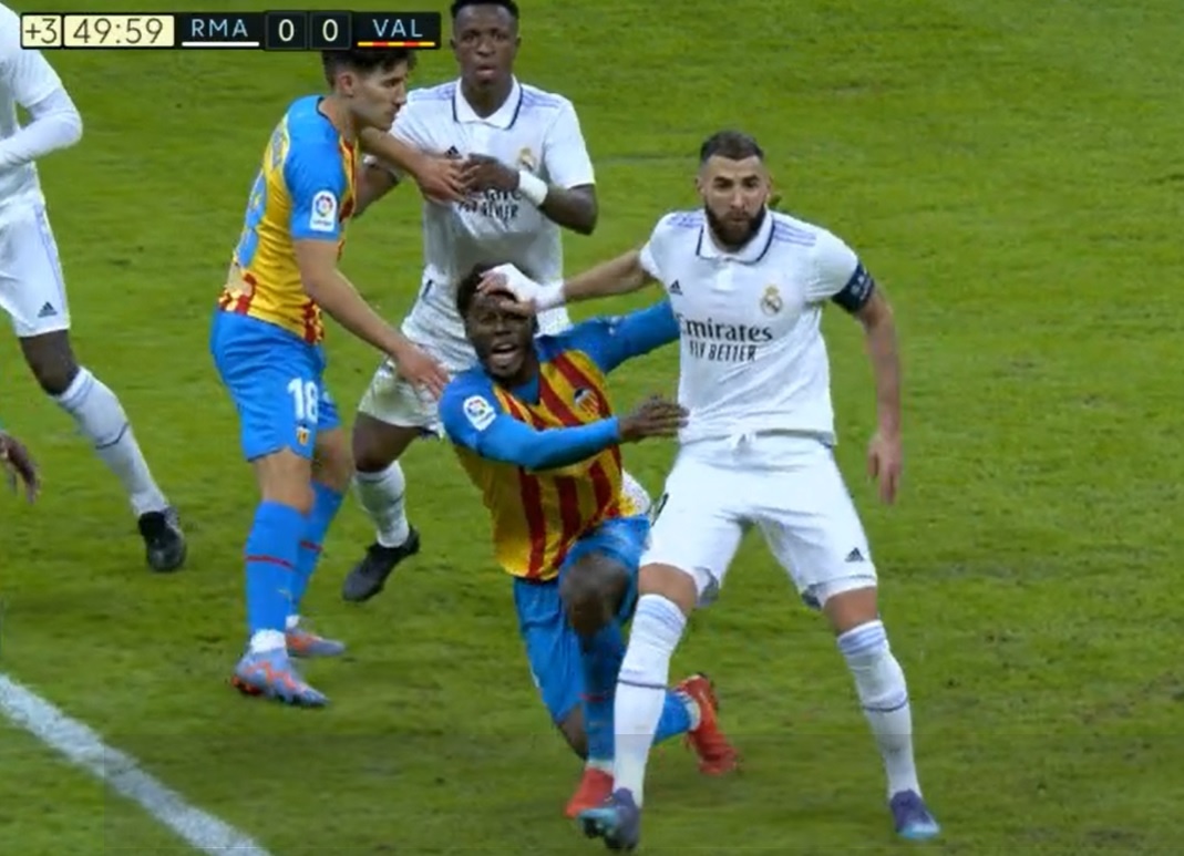 Real dau Valencia anh 1