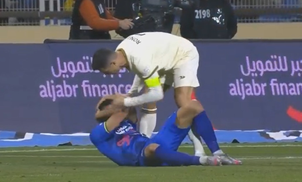 Ronaldo noi nong anh 2