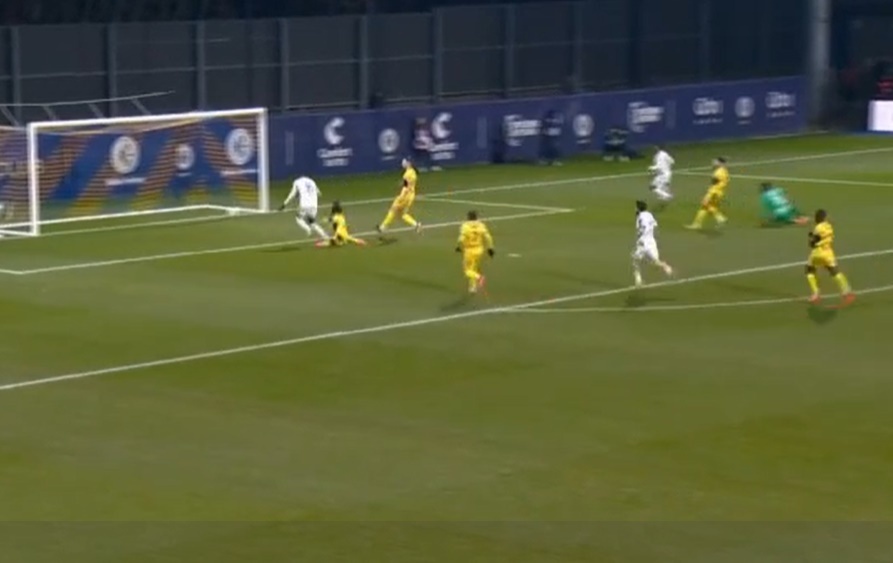 Pau thua Bordeaux anh 1