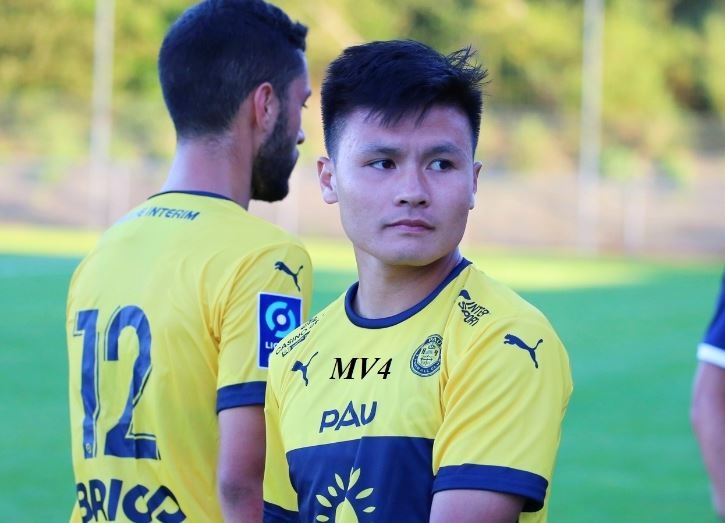 HLV Pau van khong cho Quang Hai vao san hinh anh