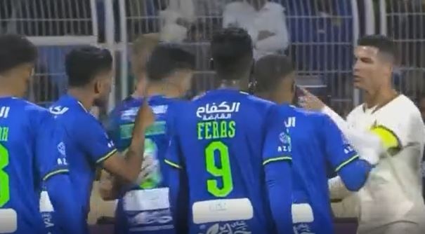 Ronaldo noi nong anh 1