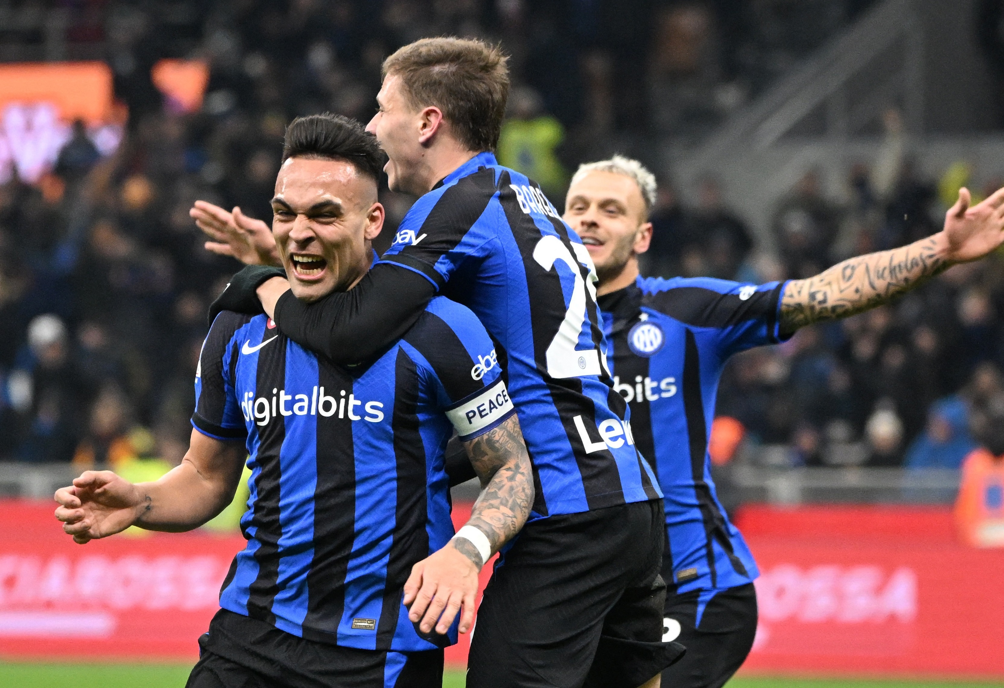 Thua Inter, Milan chim sau trong khung hoang hinh anh