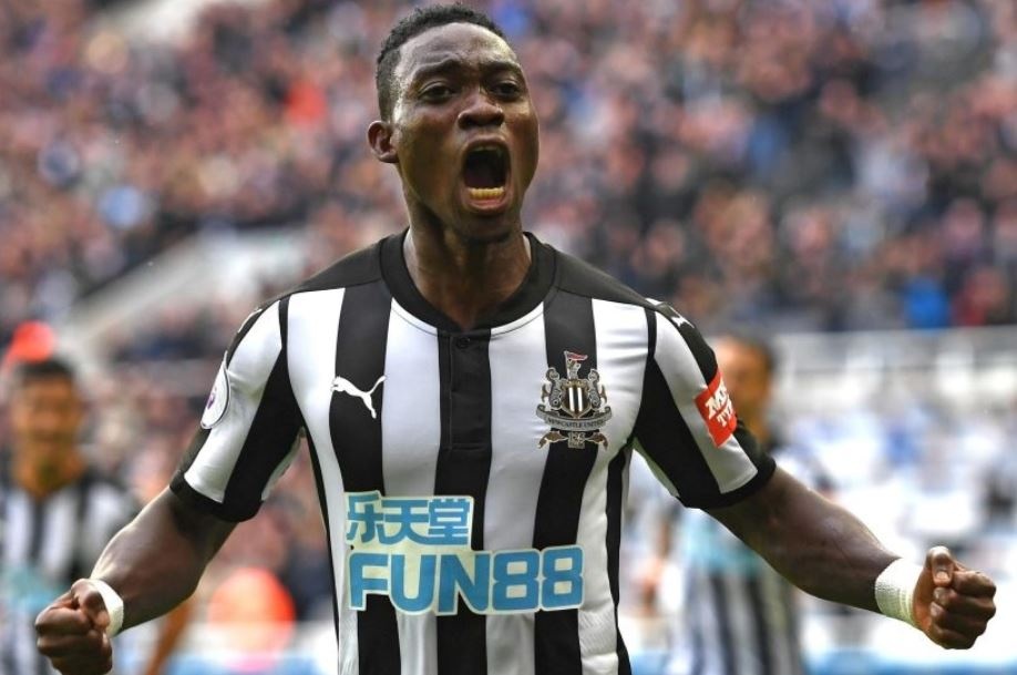 Cuu sao Newcastle mat tich trong tran dong dat tai Tho Nhi Ky hinh anh