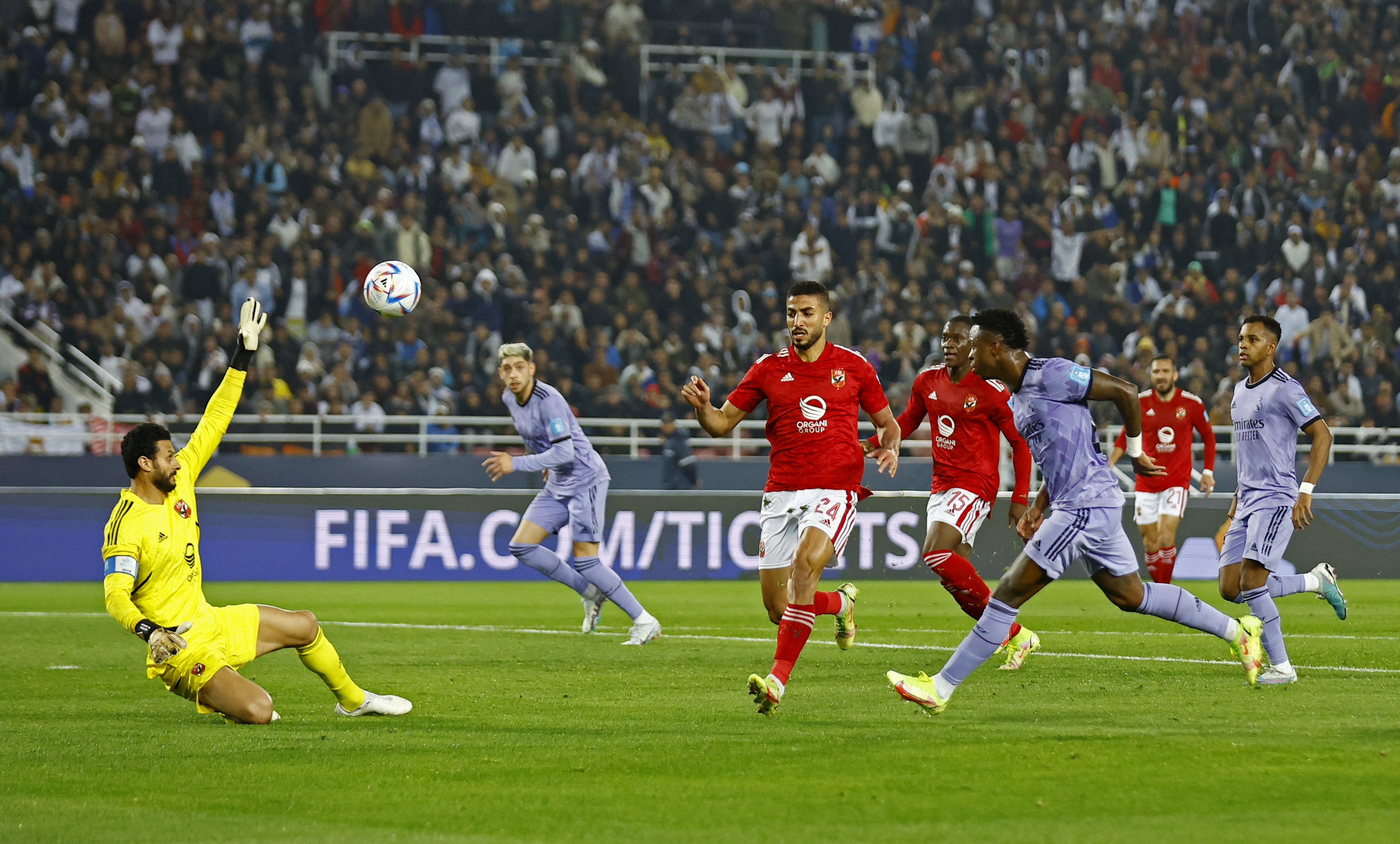 Real vao chung ket anh 3