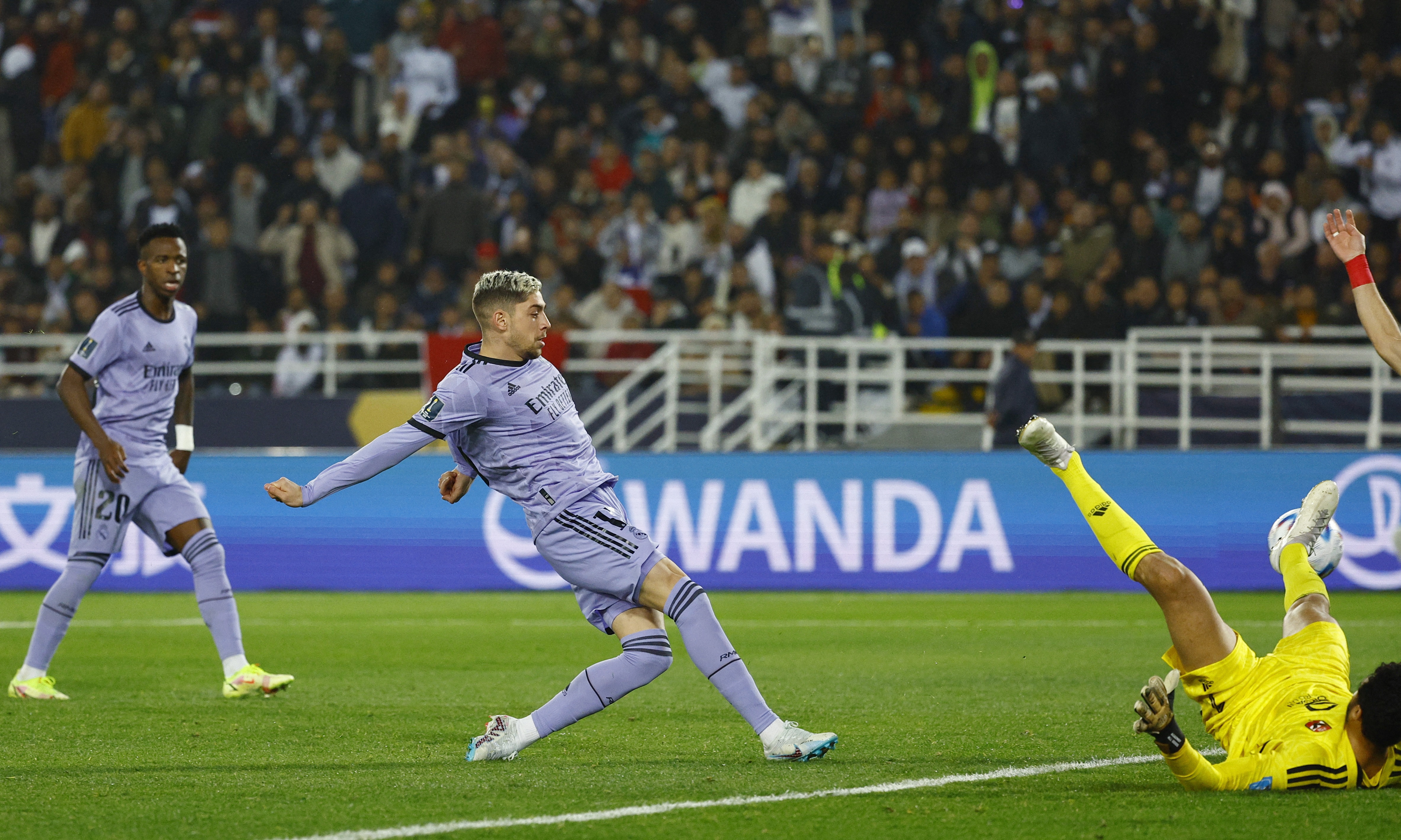 Real vao chung ket anh 4