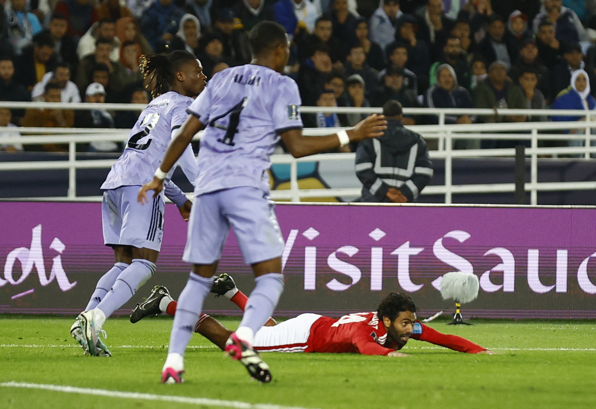 Real vao chung ket anh 5