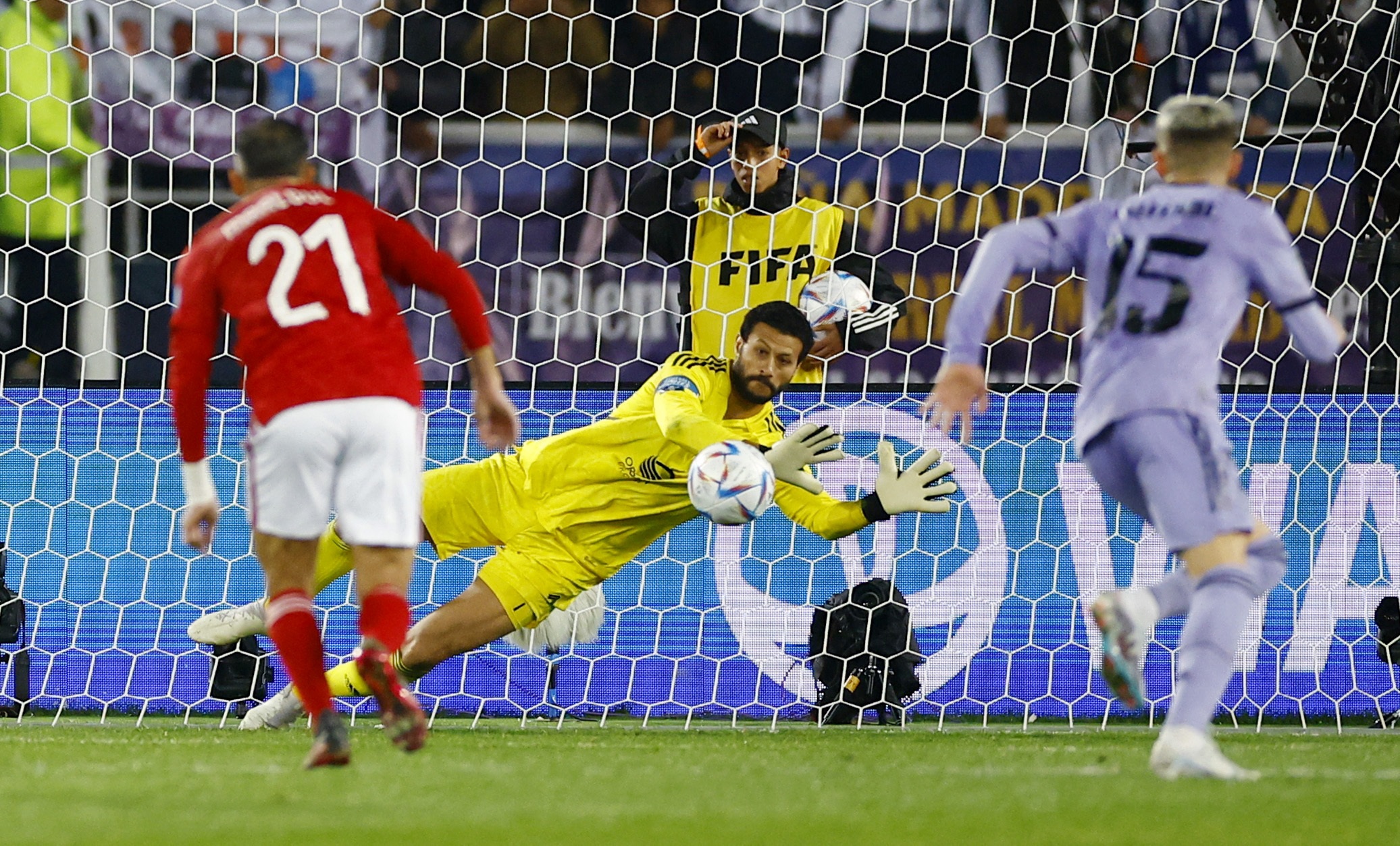 Real vao chung ket anh 8