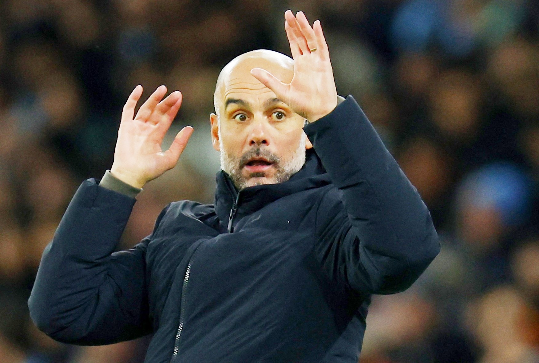 Pep Guardiola: 19 doi con lai cu can than hinh anh