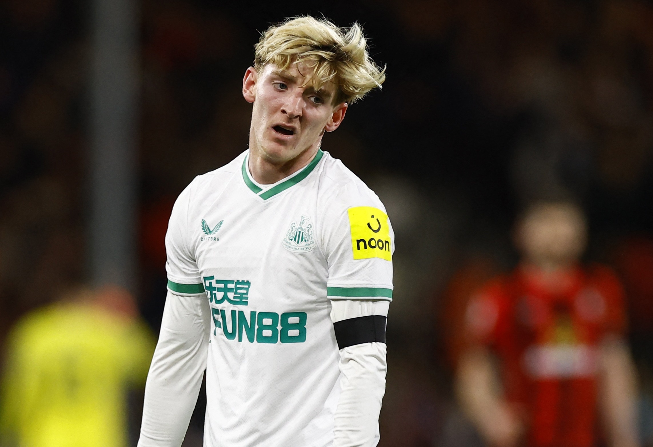 Newcastle lo co hoi vuot mat Man United hinh anh