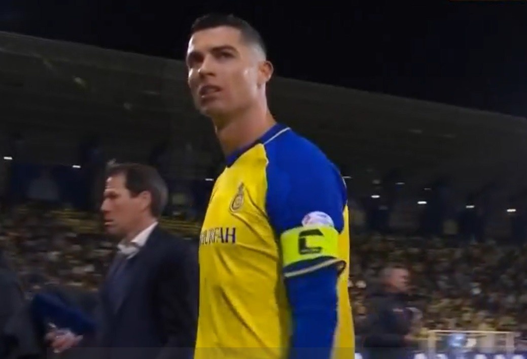 Ronaldo noi gian voi sai lam trong tai Saudi Arabia hinh anh