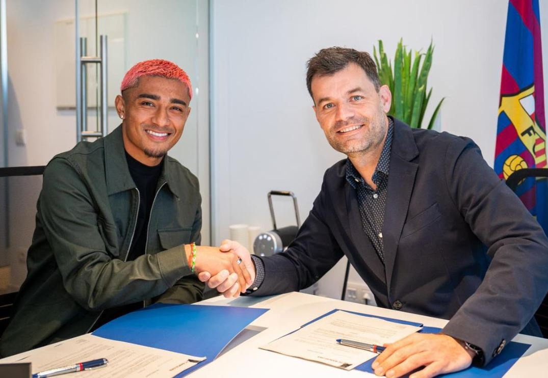 Barca don tan binh anh 1