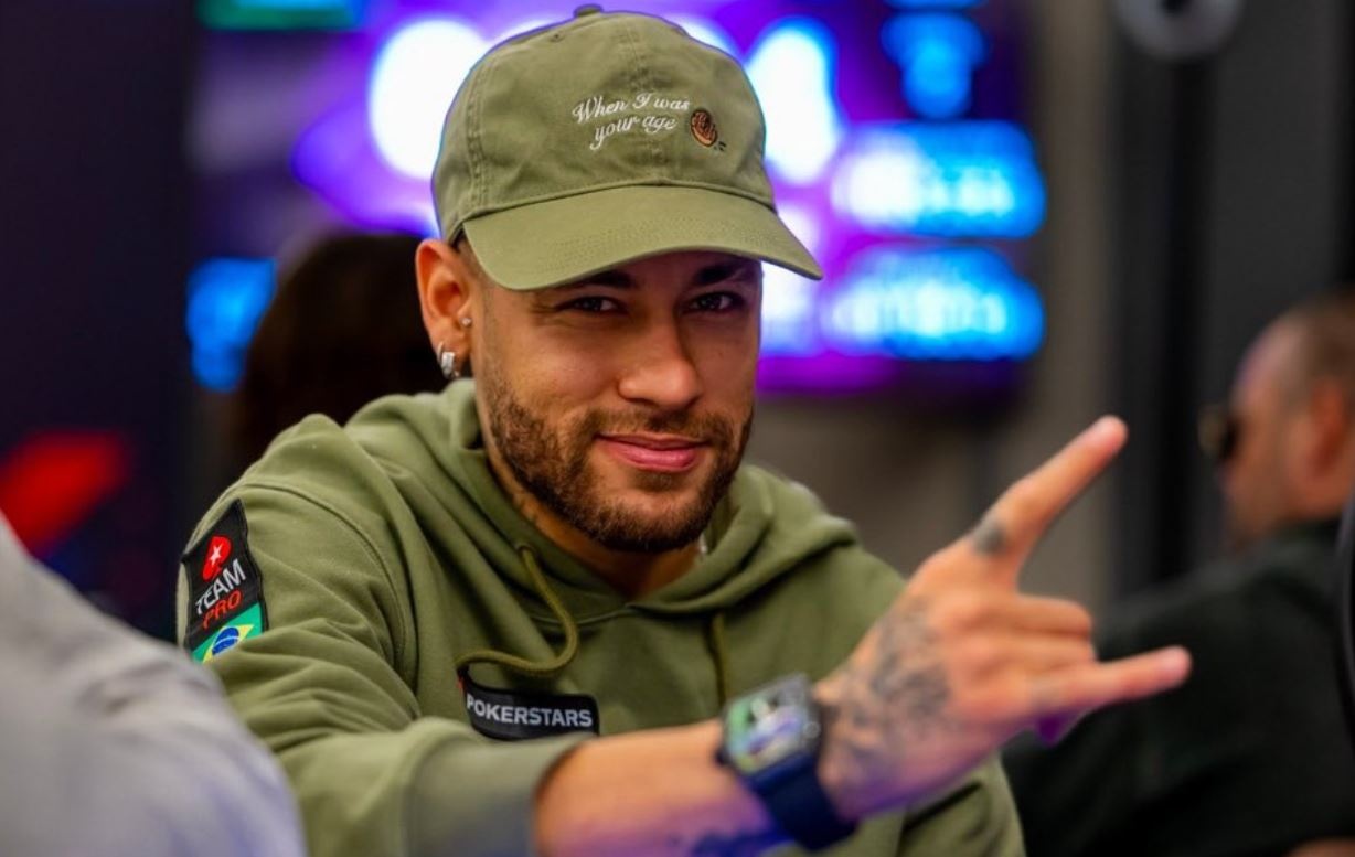 Phan ung cua Henry khi Neymar di danh bai, dung do an nhanh hinh anh