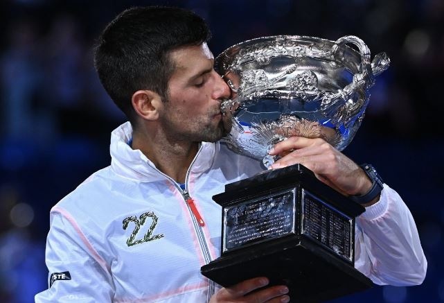 Djokovic sap pha ky luc ton tai 26 nam hinh anh
