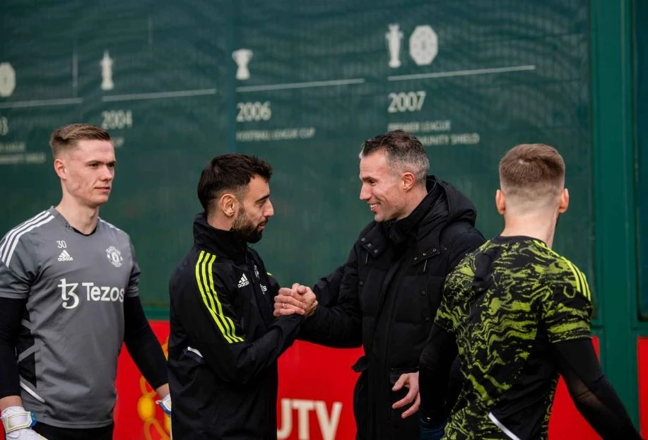 Van Persie tro lai anh 1