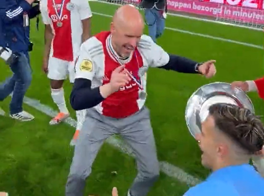 Ten Hag nhay mua anh 1