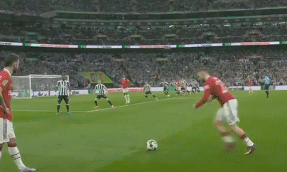 Karius bi chi trich trong tran thua Man United hinh anh