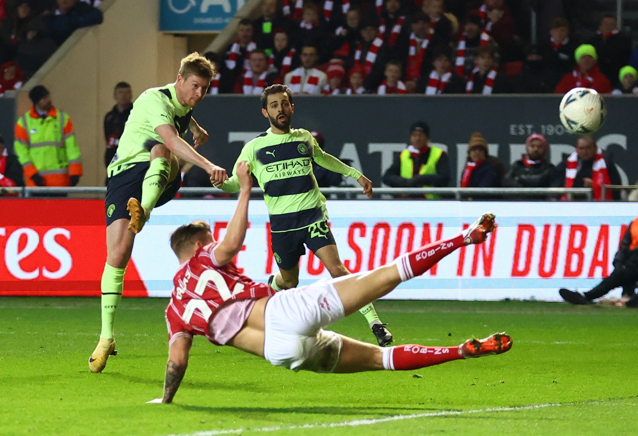 Man City vao tu ket anh 3