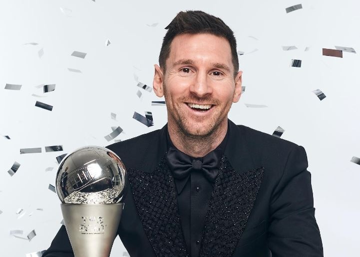 Messi dap tra Benzema? hinh anh