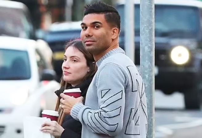 Casemiro di uong cafe truoc them dai chien Liverpool hinh anh