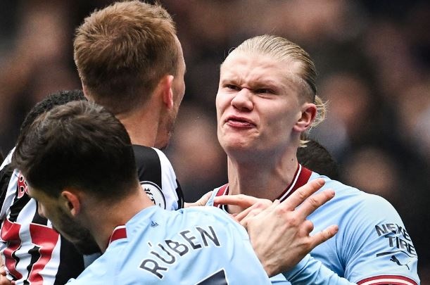 Haaland noi gian, doi an thua voi trung ve cao gan 2 m hinh anh