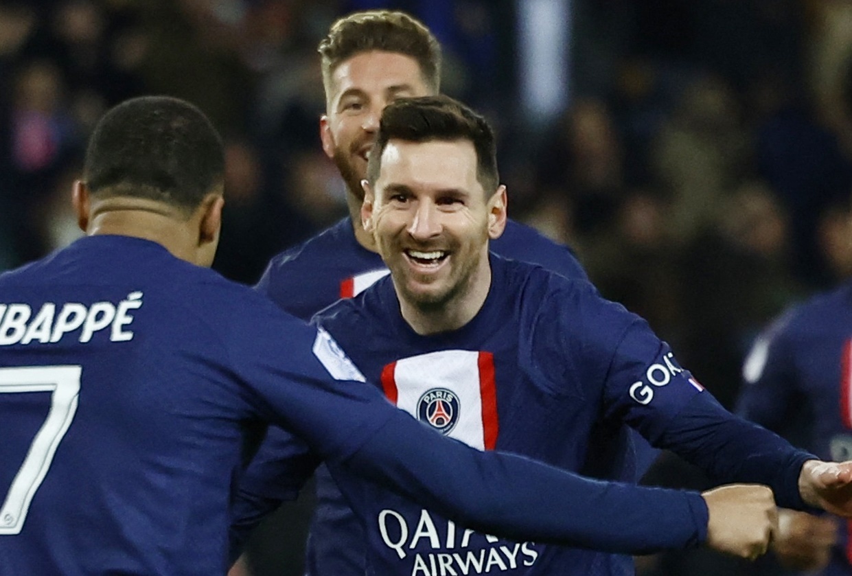 Phan ung cua Messi khi Mbappe lap ky luc hinh anh