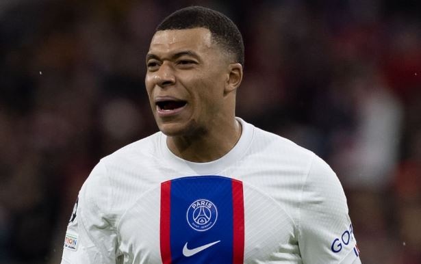 Cau thu PSG tuc gian sau khi bi Bayern loai hinh anh