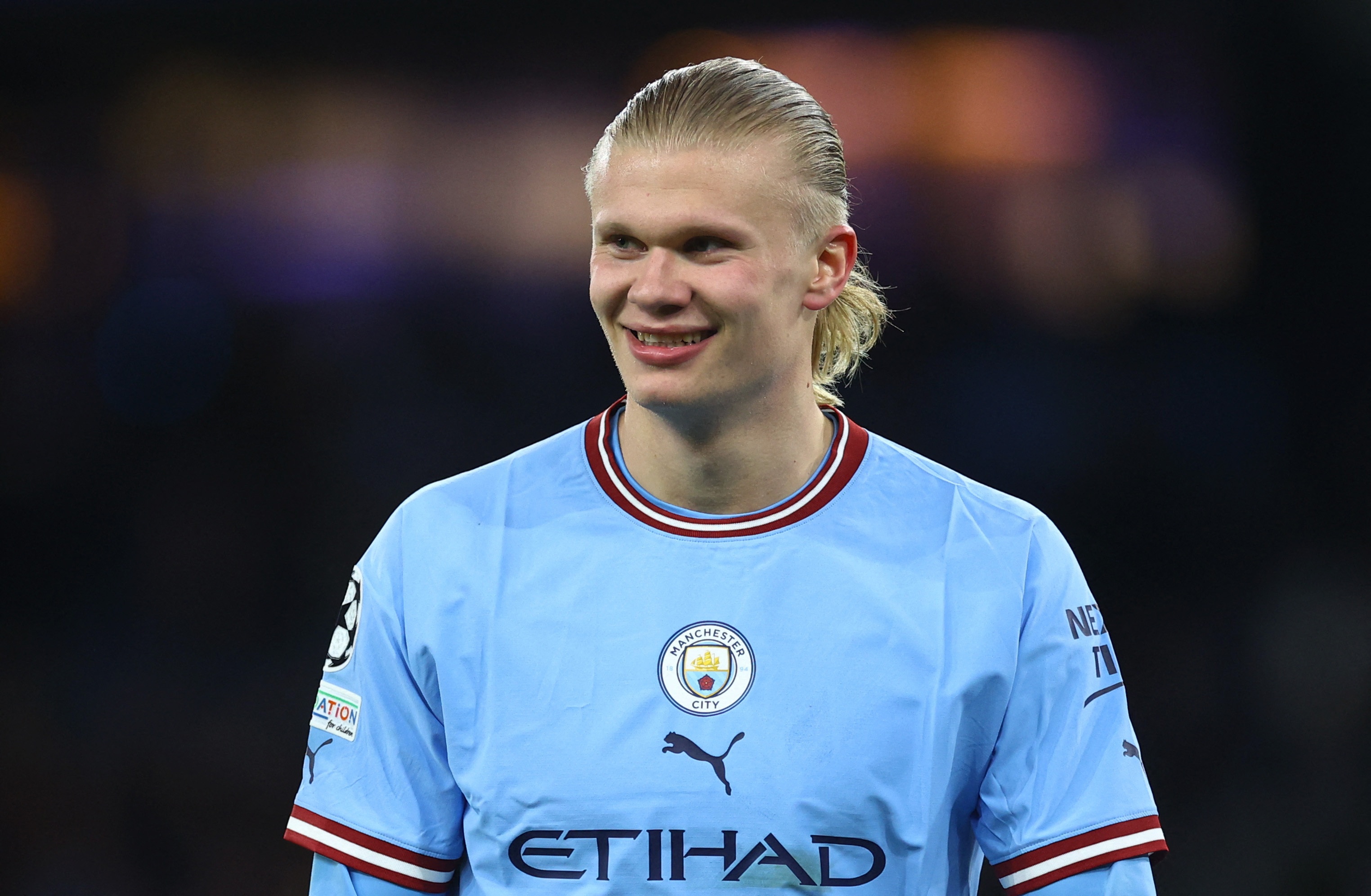 Liverpool khieu nai Man City len Premier League hinh anh