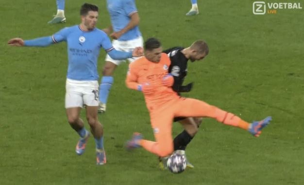 VAR gay tranh cai anh 2