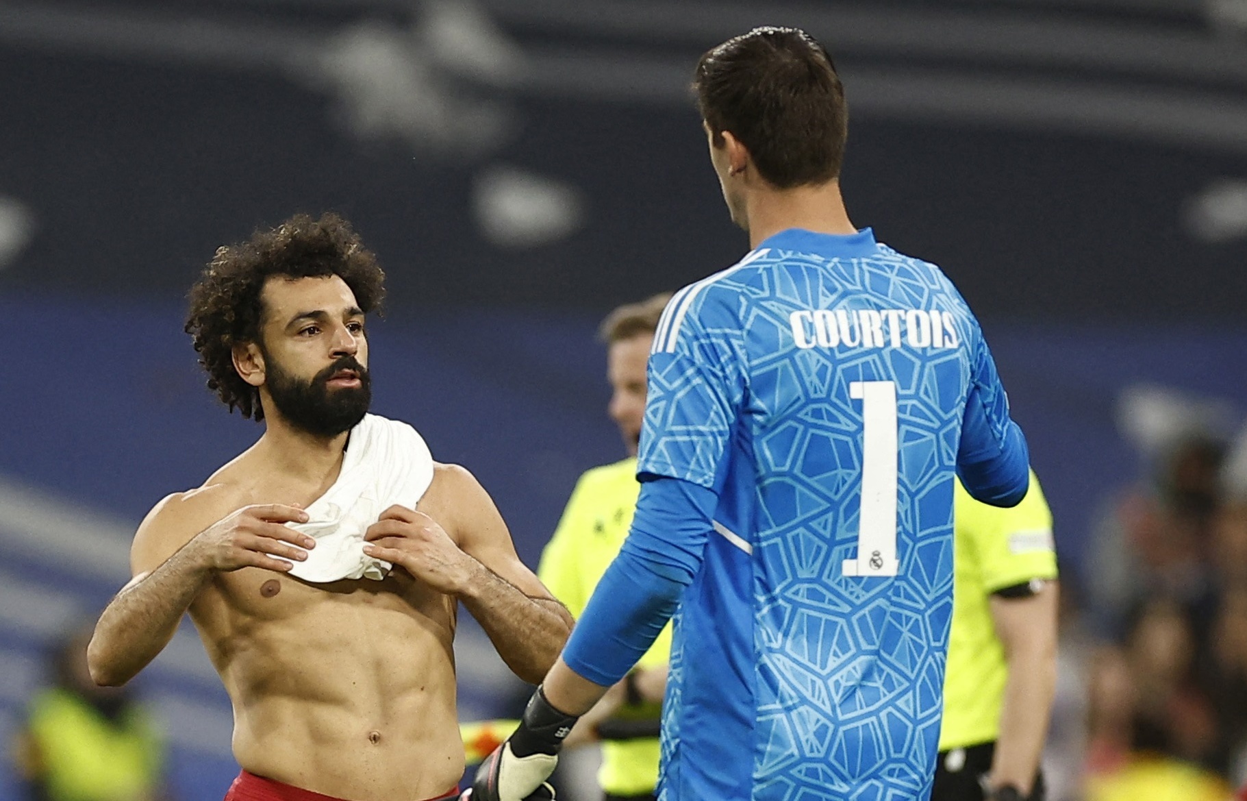 Hanh dong dep cua Real sau khi loai Liverpool khoi Champions League hinh anh