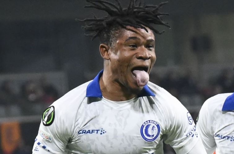 Tien dao sinh nam 2002 lap hat-trick nhanh nhat lich su cup chau Au hinh anh