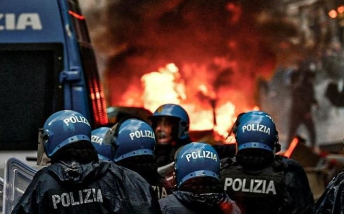 Bao loan trong ngay Frankfurt bi loai khoi Champions League hinh anh