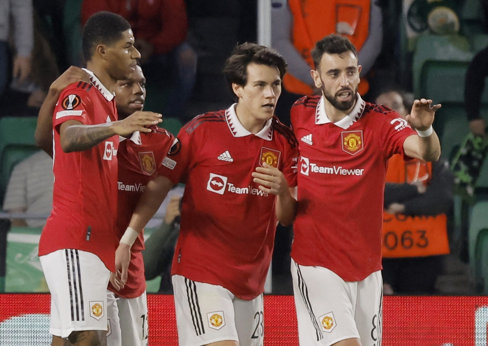 Man United vao tu ket Europa League voi tong ty so 5-1 hinh anh