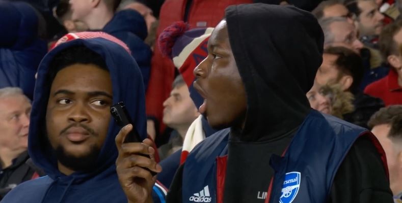 sieu pham tu giua san anh 1