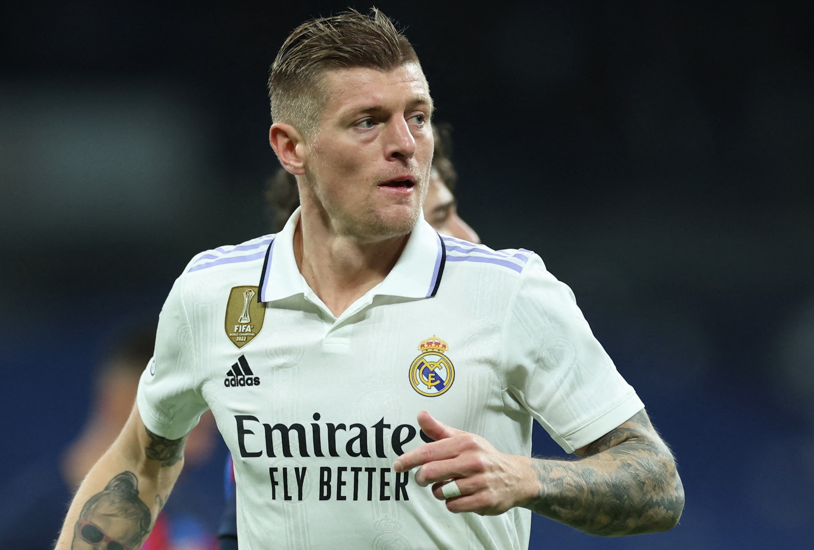 Toni Kroos: 'Toi khong thay tiec cho Hazard' hinh anh