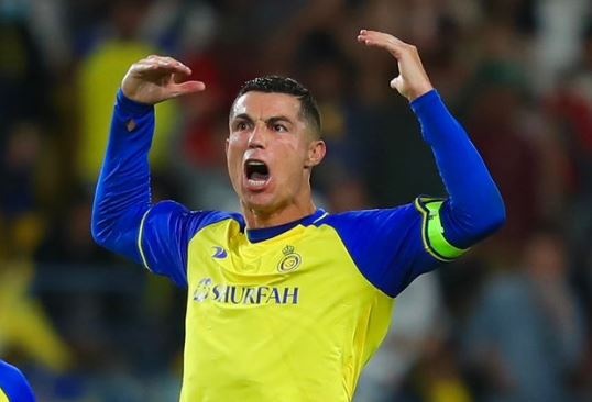 Ronaldo lap sieu pham giup Al Nassr loi nguoc dong hinh anh