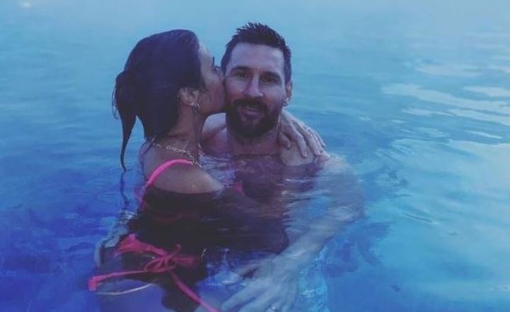 Dong thai cua vo Messi khi chong bi la o hinh anh