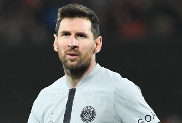 Phan ung cua Messi khi bi CDV PSG la o hinh anh