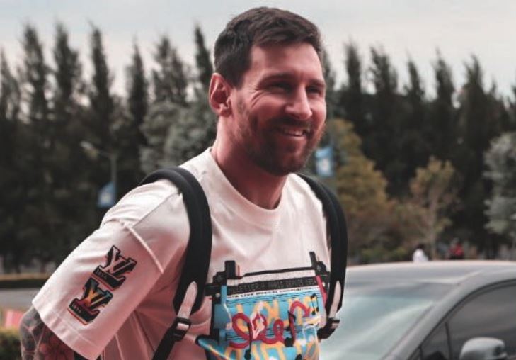 Nu cuoi cua Messi khi tam roi PSG hinh anh