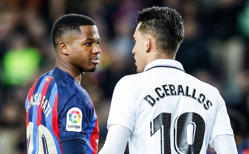 Cau thu Real tranh mat dan sao Barca khi len tuyen hinh anh