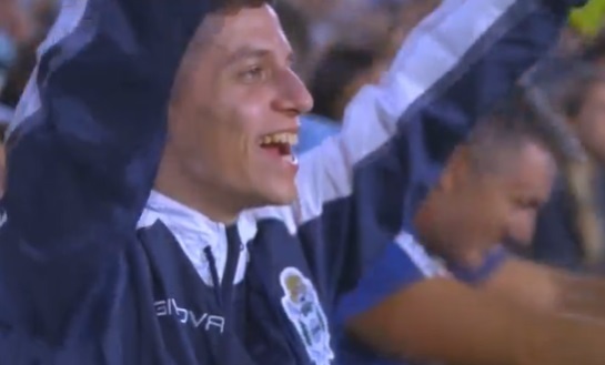 Messi toa sang anh 1