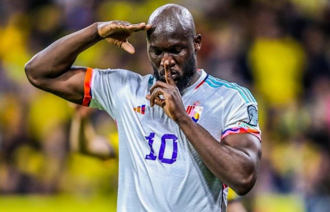 Lukaku lap hat-trick o vong loai EURO hinh anh